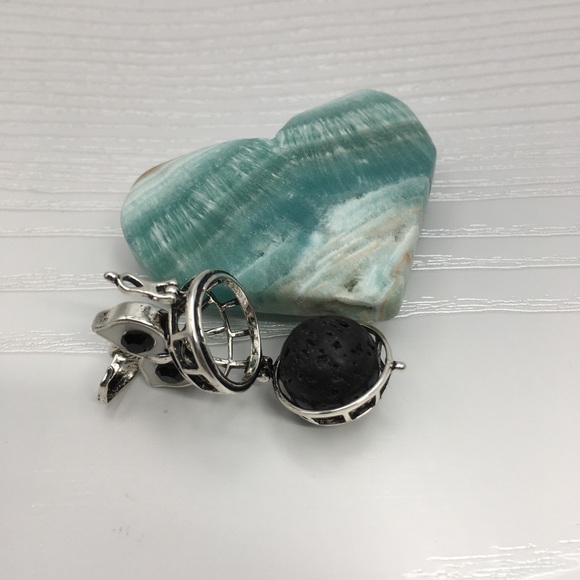 🦉Owl Aromatherapy Silver tone Locket.  Lava stone included. - Picture 2 of 2